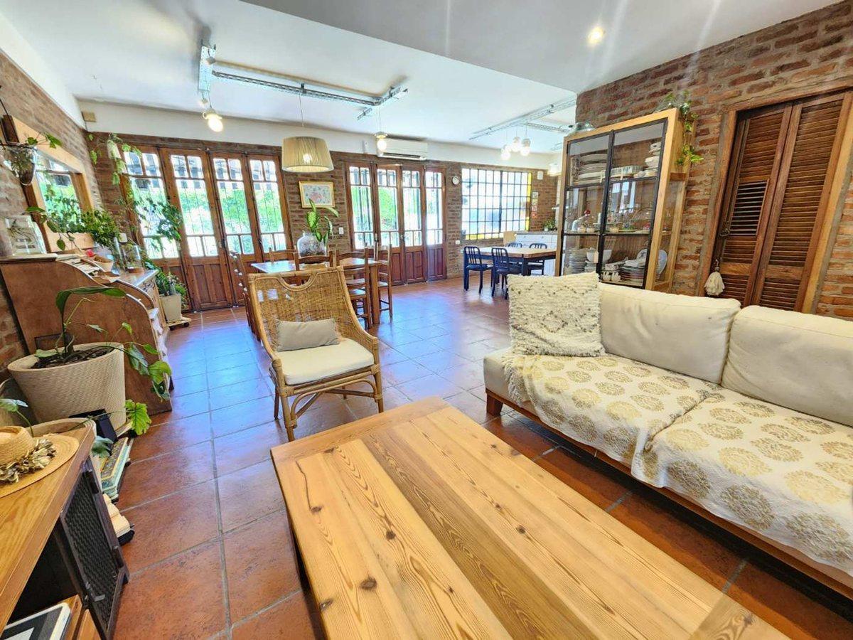 Foto de VENTA CASA 6 AMBIENTES HAEDO JARDIN PILETA GARAGE, imagen 2