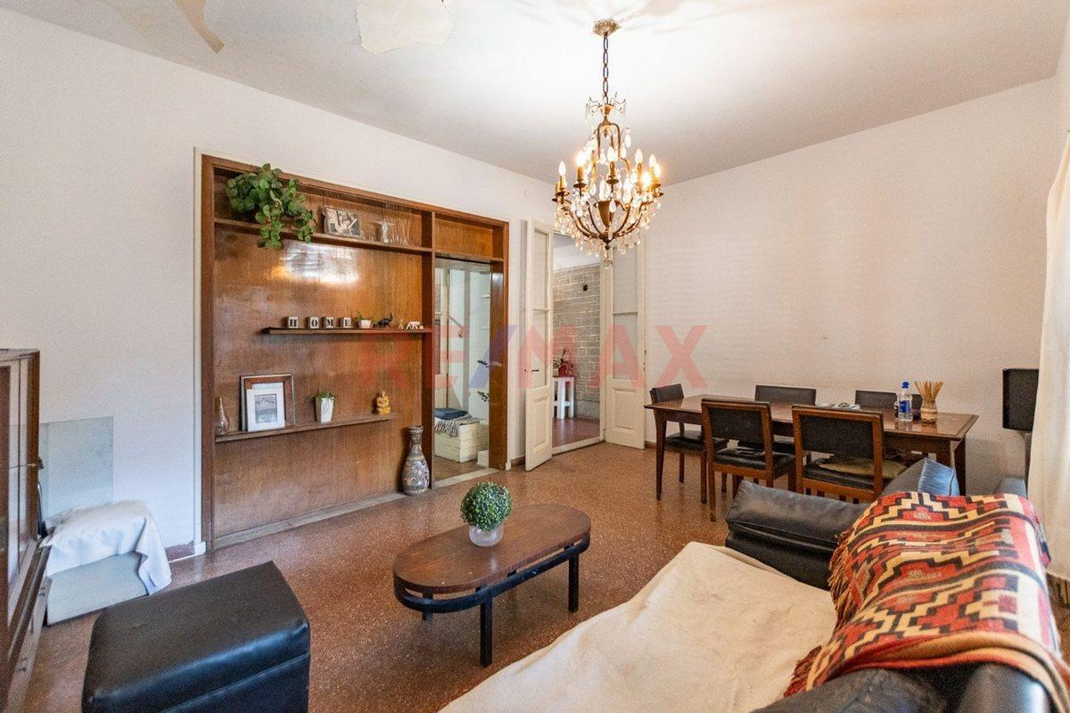 Foto de Venta Casa 6 amb con terraza en Parque Patricios, imagen 2