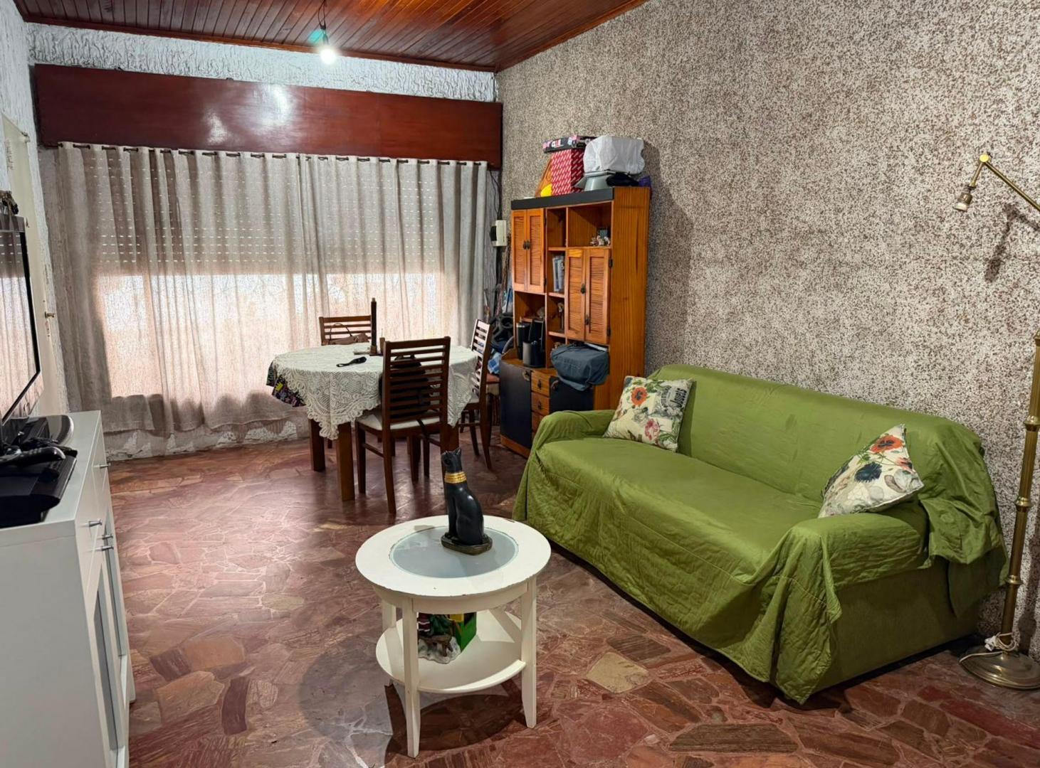 Foto de VENTA CASA 5 AMB. CON JARDIN CASEROS, imagen 3