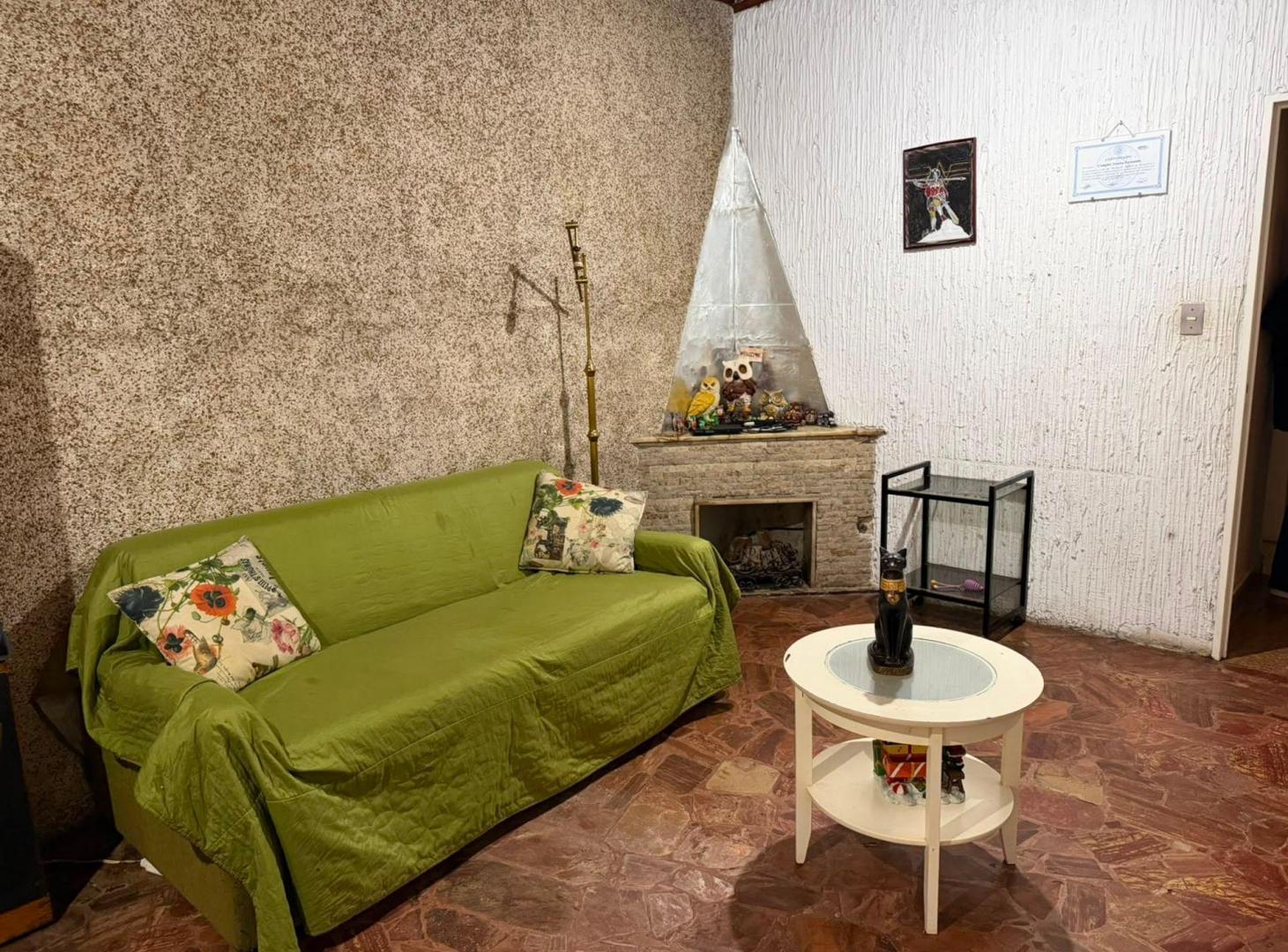 Foto de VENTA CASA 5 AMB. CON JARDIN CASEROS, imagen 2