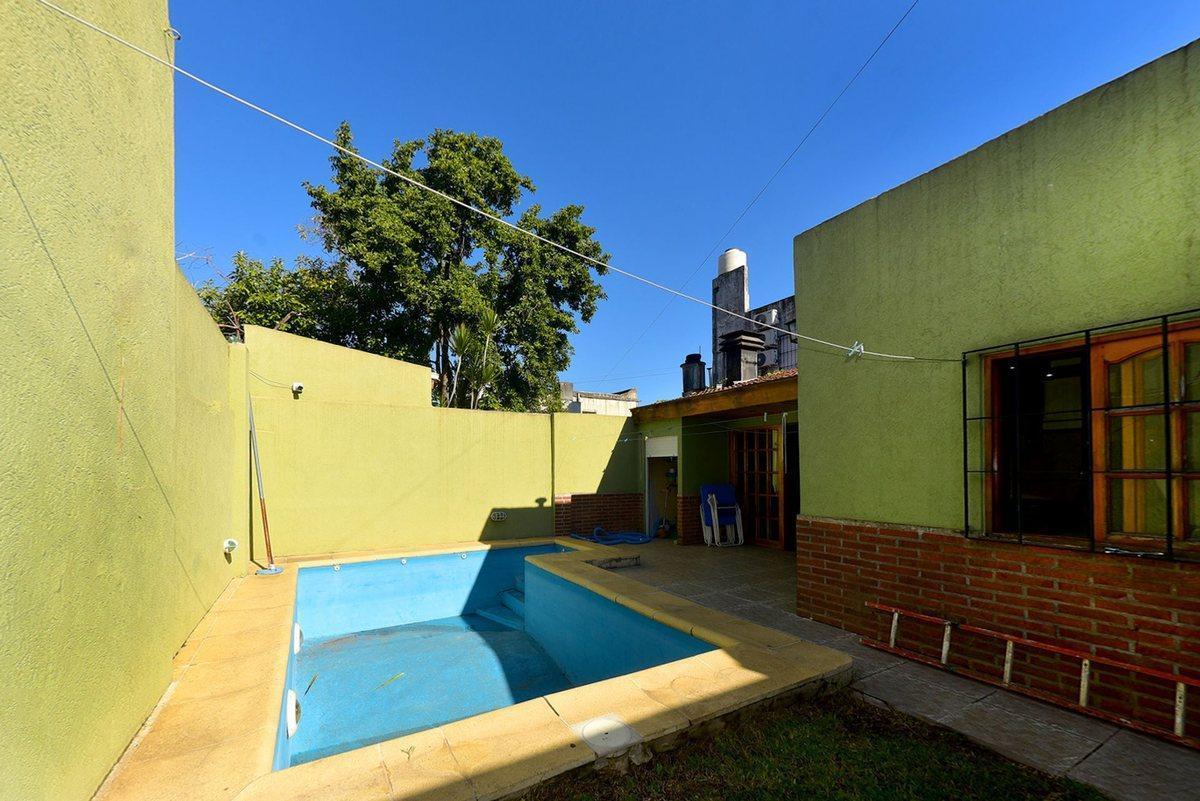 Foto de VENTA CASA 3 AMB CON COCHERA Y PILETA VILLA TESEI, imagen 1