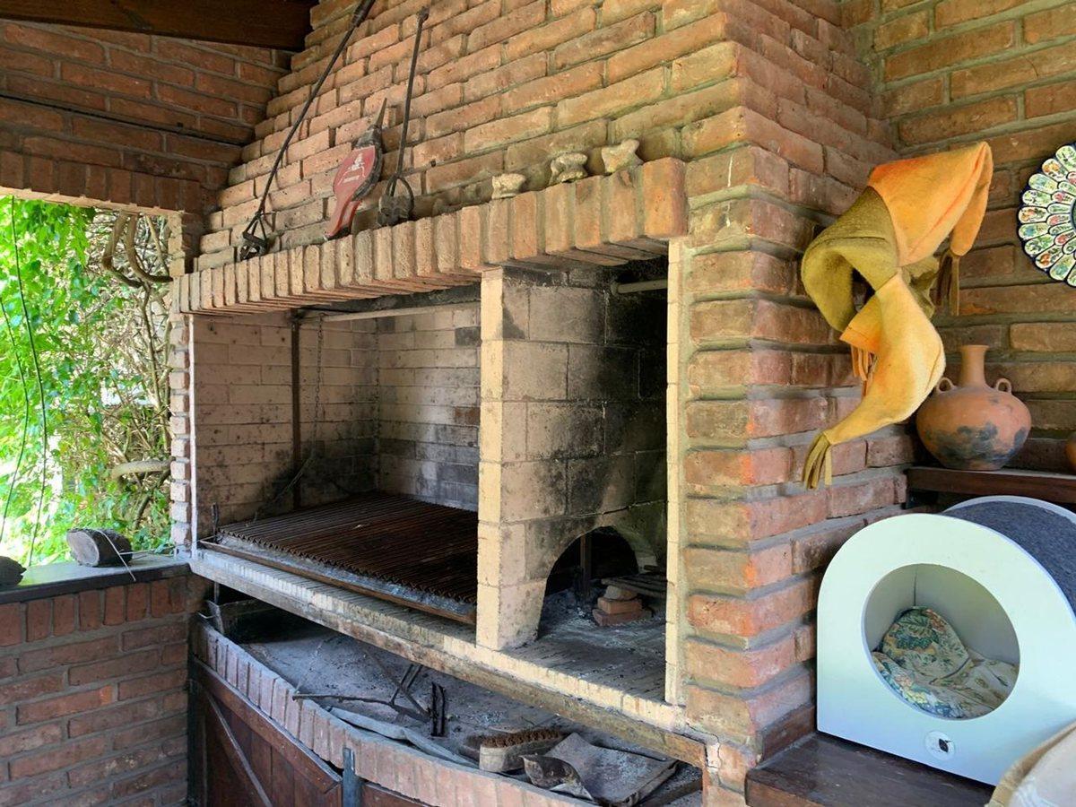 Foto de VENTA CASA 4 AMBIENTES EN DE VICENZO CHICO, imagen 2