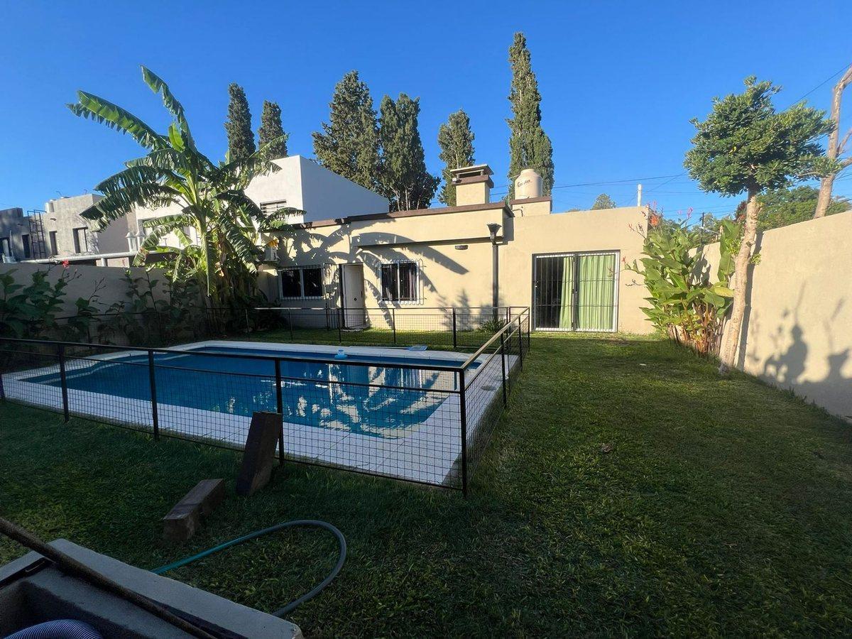 Foto de VENTA CASA 4 AMBIENTES MONTECARLO PILAR, imagen 1