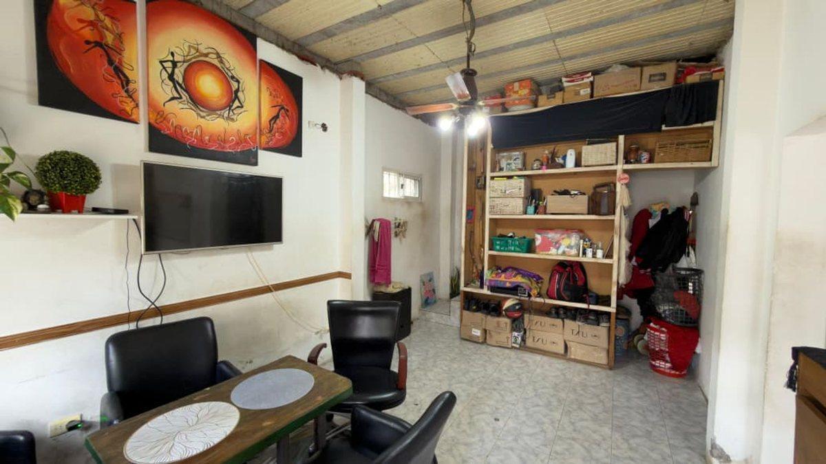 Foto de VENTA CASA 5 AMBIENTES EN SAN MIGUEL, imagen 2