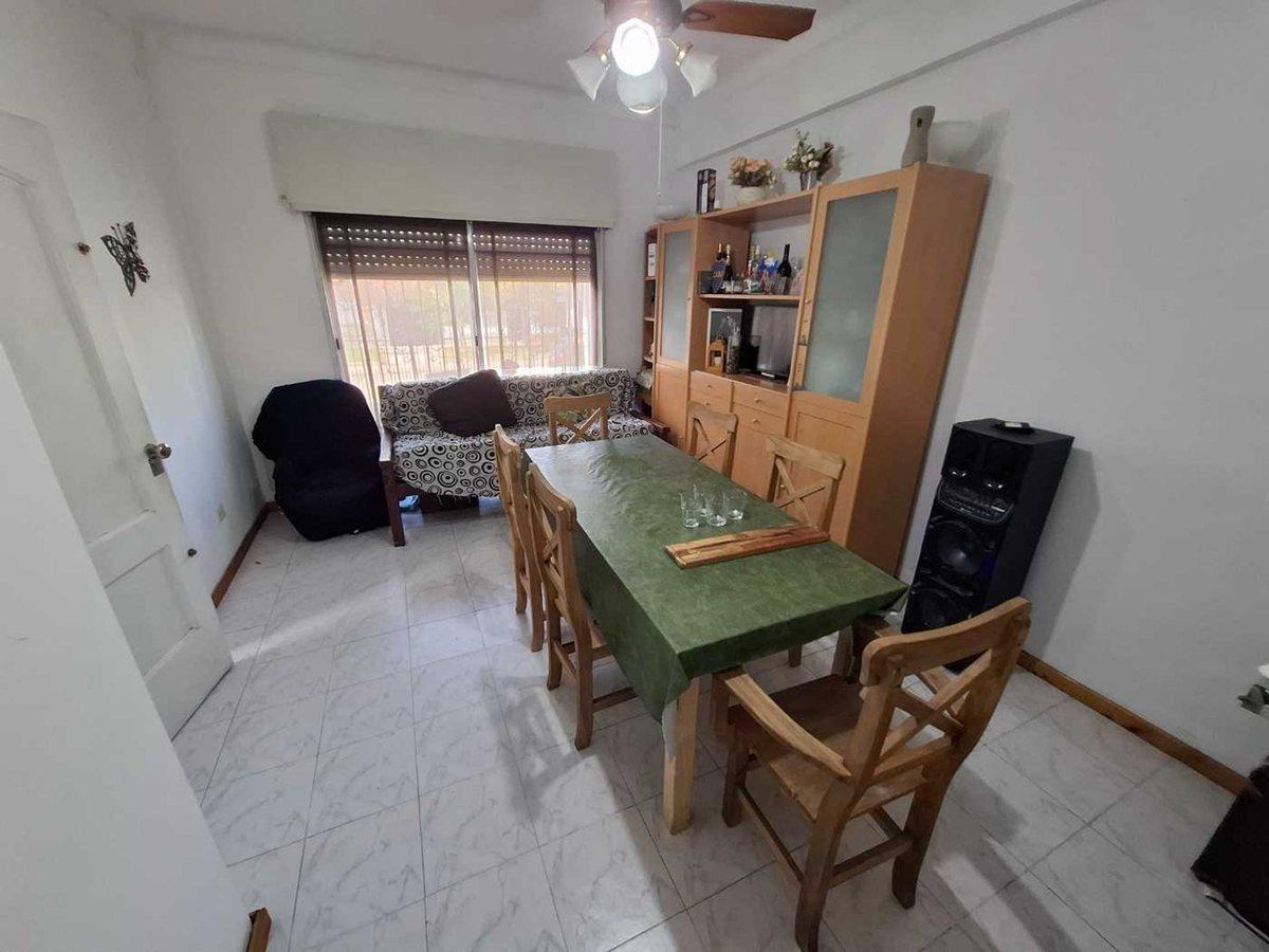 Foto de VENTA CASA 4 AMBIENTES CASTELAR COCHERA, imagen 5