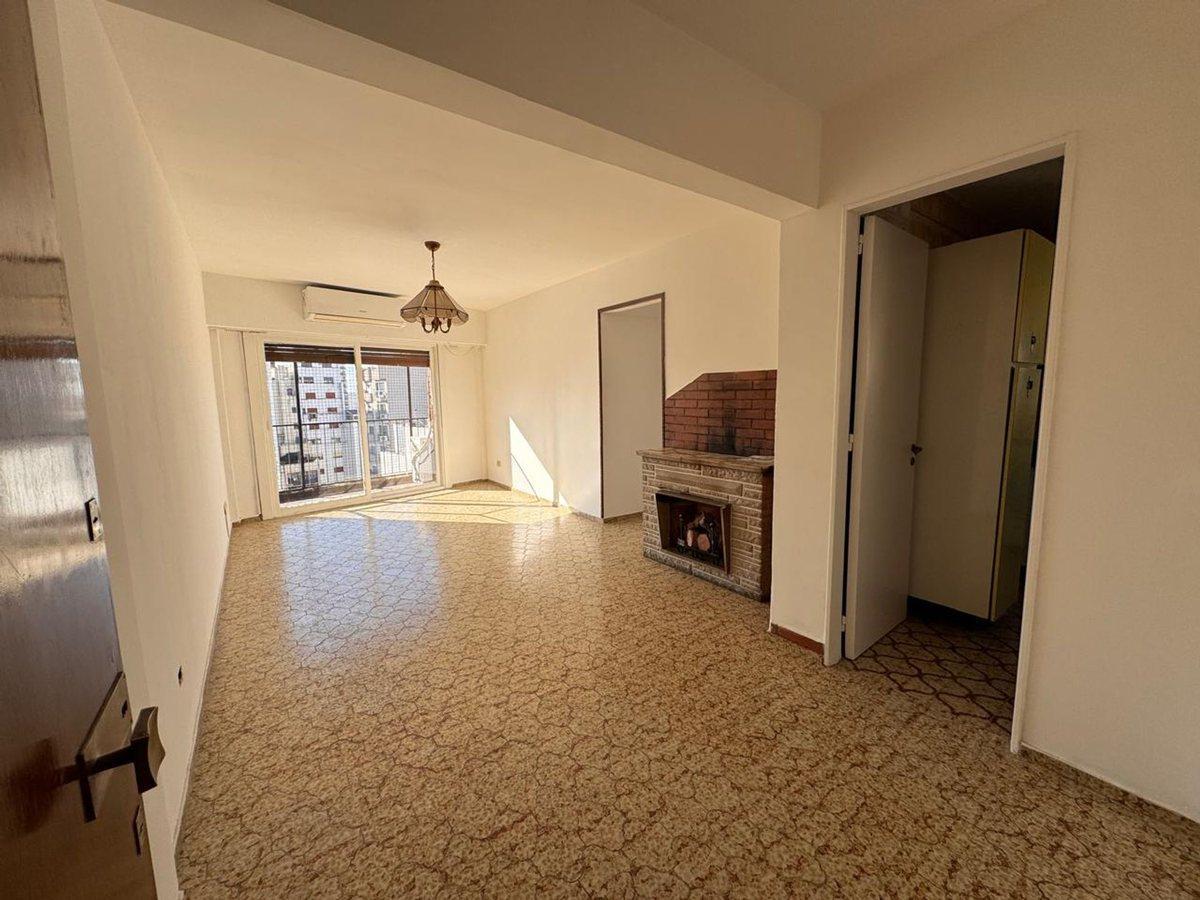 Foto de VENTA DEPARTAMENTO 4 AMB BALCON AVELLANEDA PERMUTA, imagen 4