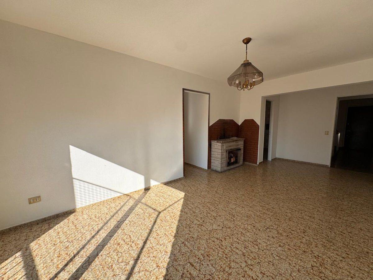 Foto de VENTA DEPARTAMENTO 4 AMB BALCON AVELLANEDA PERMUTA, imagen 1