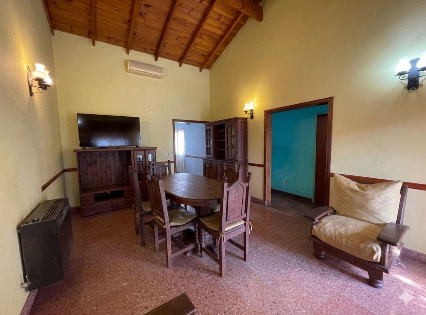 Foto de VENTA CASA 3 AMB COCHERA Y PILETA EN V. DE MAYO, imagen 5