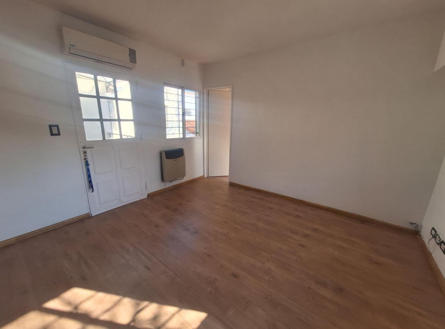 Foto de Venta PH 2 ambientes Villa Pueyrredon, imagen 5