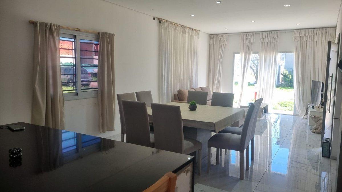 Foto de VENTA CASA 4 AMB Y LOTE LOMA LINDA, imagen 1