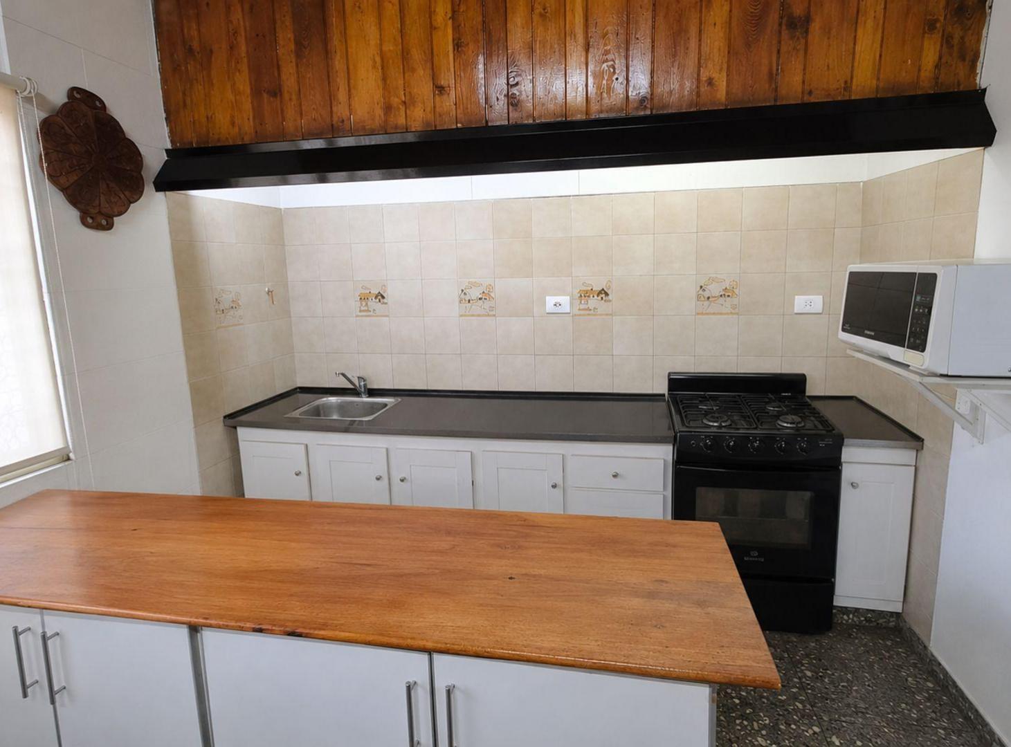 Foto de Venta Casa 3 amb con patio y cochera en Villa Real, imagen 4