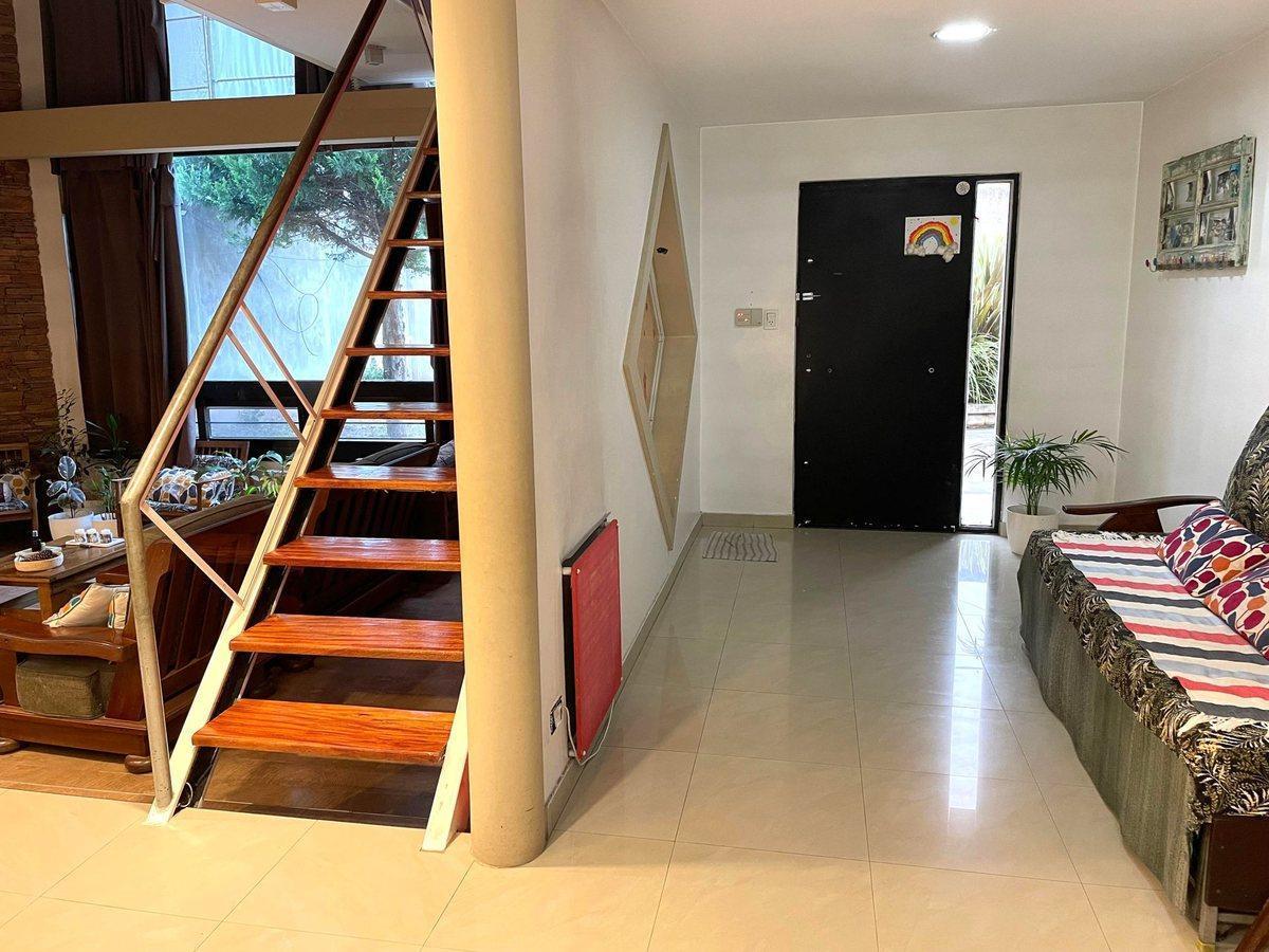 Foto de VENTA CASA VILLA UDAONDO 4 AMBIENTES, imagen 4