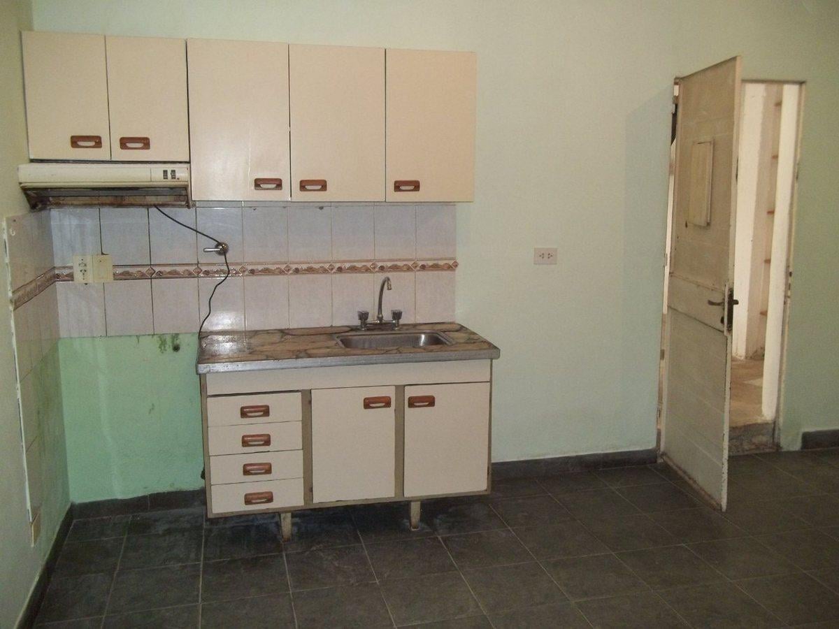 Foto de VENTA CASA 4 AMBIENTES CON LOCAL JOSE L. SUAREZ, imagen 3