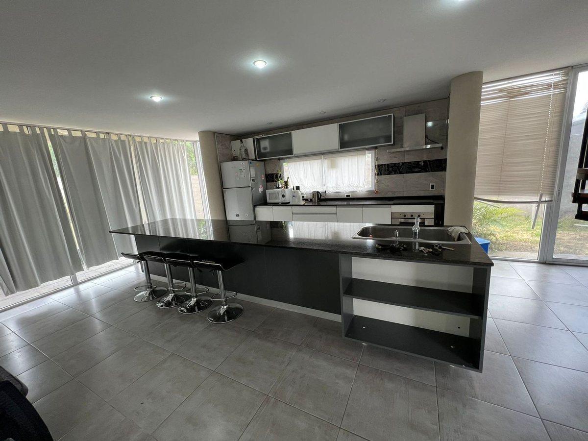 Foto de ALQUILER DE CASA 4 AMB CON PILETA - GRAL RODRIGUEZ, imagen 2