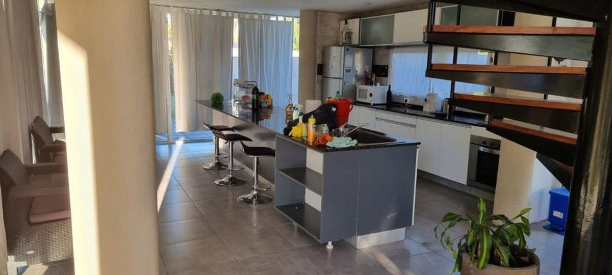 Foto de ALQUILER DE CASA 4 AMB CON PILETA - GRAL RODRIGUEZ, imagen 3
