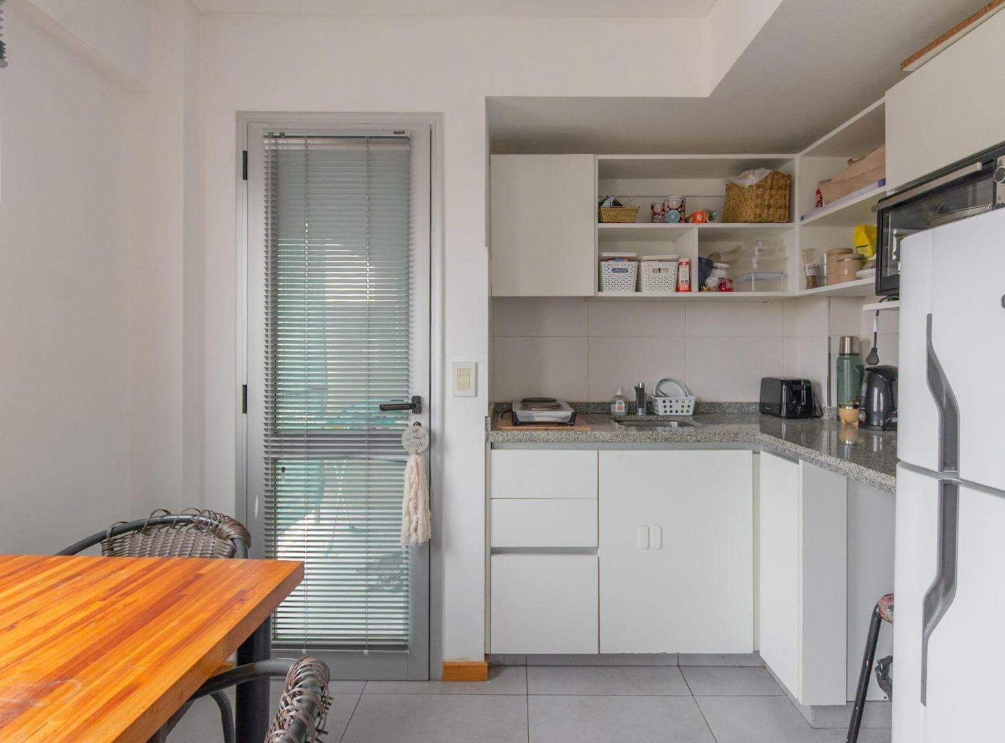 Foto de VENTA MONOAMBIENTE ITUZAINGO COCHERA PzaSanMartin, imagen 2
