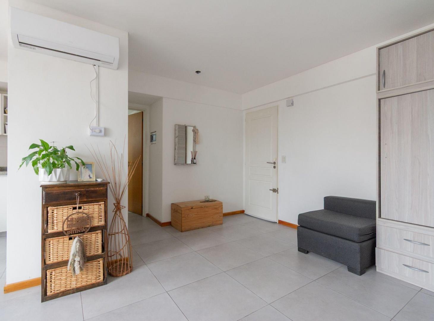 Foto de VENTA MONOAMBIENTE ITUZAINGO COCHERA PzaSanMartin, imagen 4