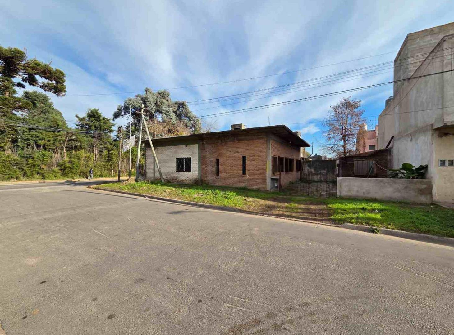 Foto de VENTA CASA 4 DORMITORIOS VILLA TESEI APTO CREDITO, imagen 2