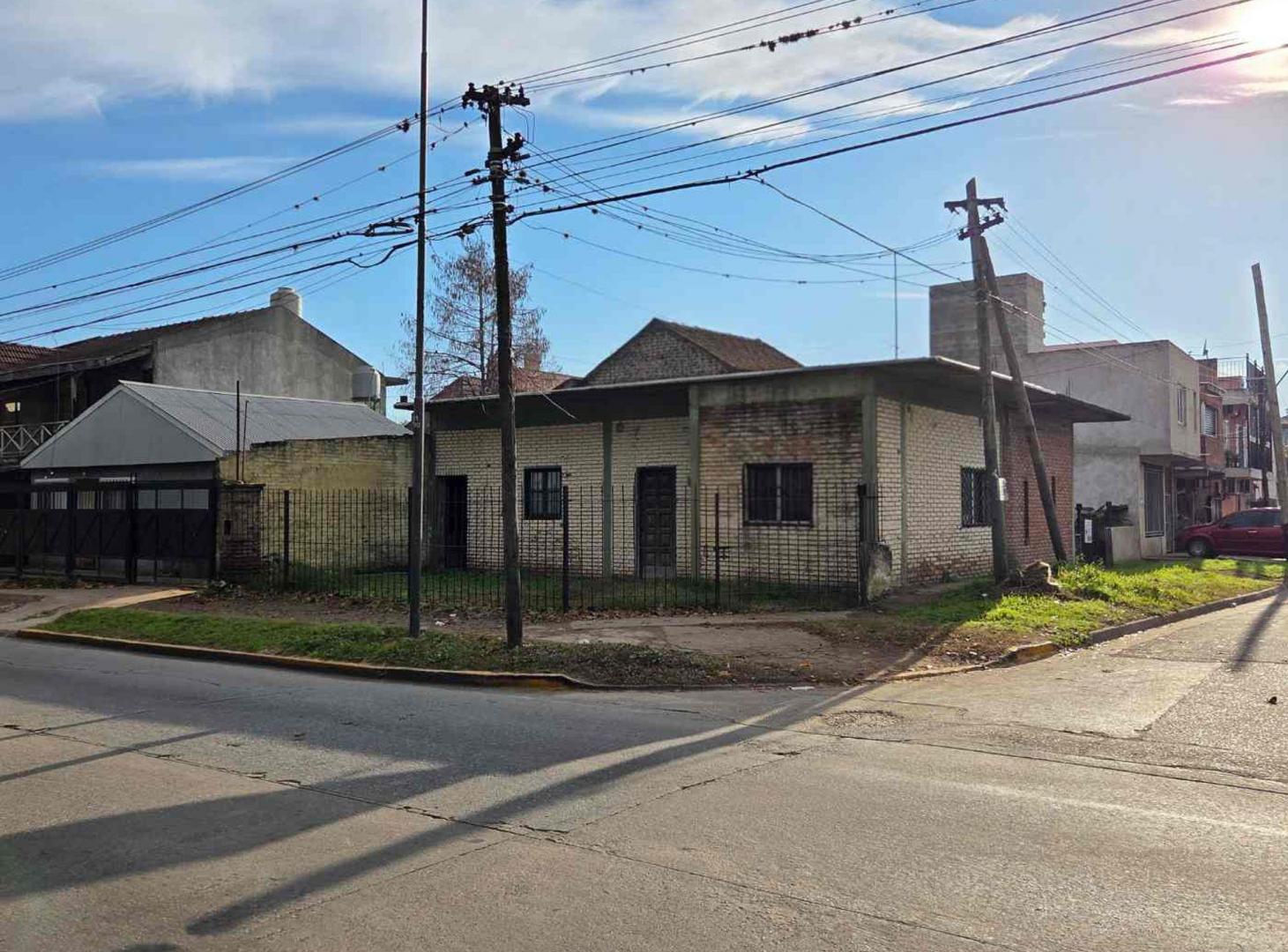 Foto de VENTA CASA 4 DORMITORIOS VILLA TESEI APTO CREDITO, imagen 4
