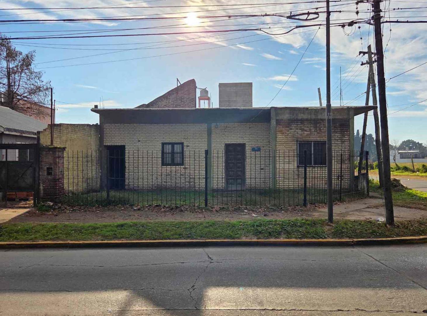 Foto de VENTA CASA 4 DORMITORIOS VILLA TESEI APTO CREDITO, imagen 3
