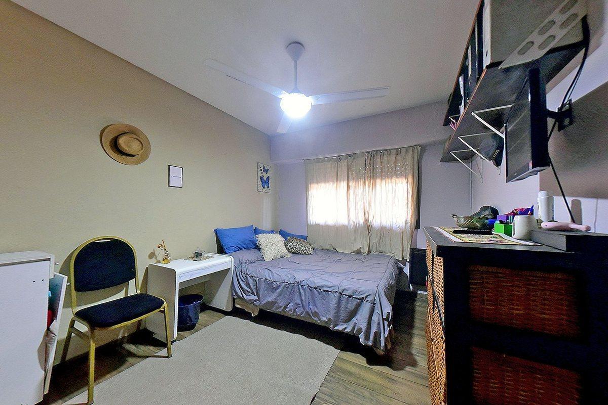 Foto de VENTA CASA 5 AMB COCHERA JARDIN Y PILETA ITUZAINGO, imagen 5