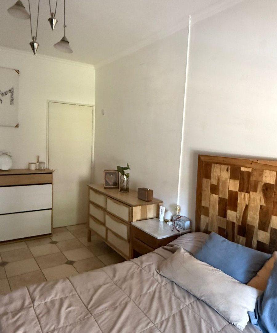 Foto de VENTA CASA 5 AMB CON QUINCHO Y PILETA-CASTELAR SUR, imagen 4