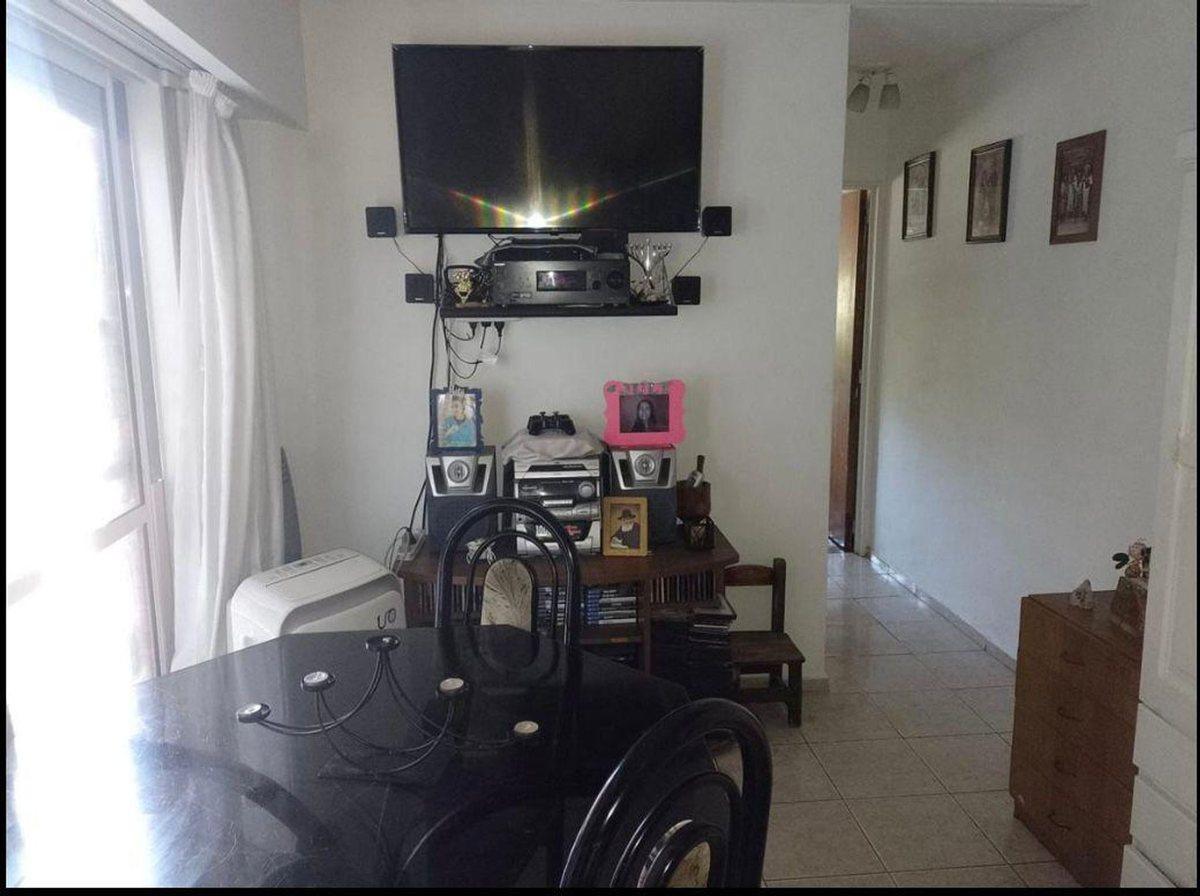 Foto de VENTA DPTO 2AMB BALCON + 4 BAULERAS EN RAMOS MEJIA, imagen 3