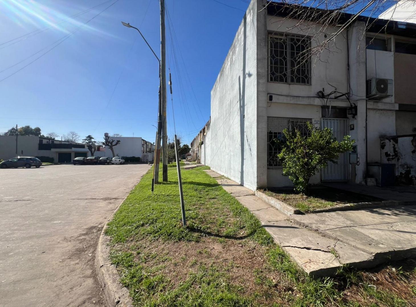 Foto de VENTA PH 4 AMB C PATIO A REFACCIONAR HURLINGHAM, imagen 3
