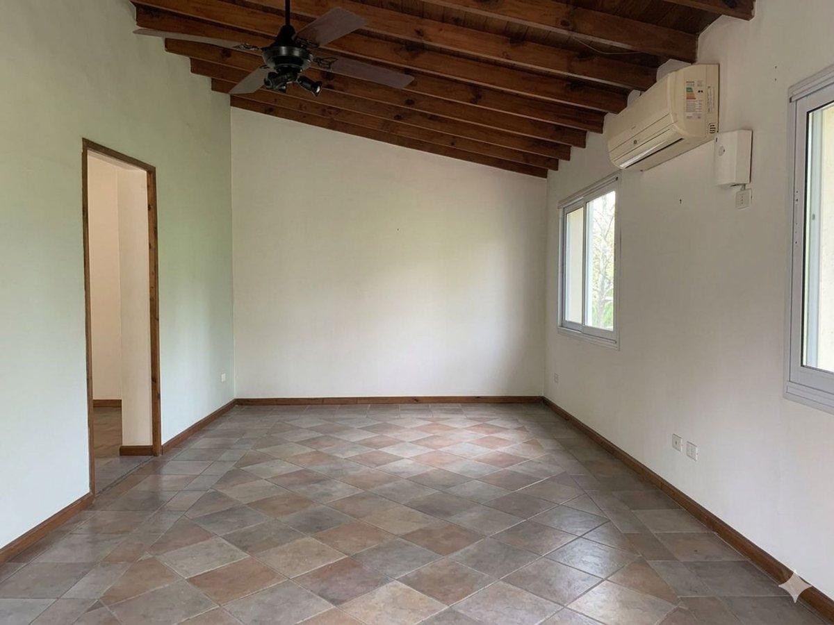 Foto de VENTA CASA 4 AMBIENTES EN DE VICENZO CHICO, imagen 1