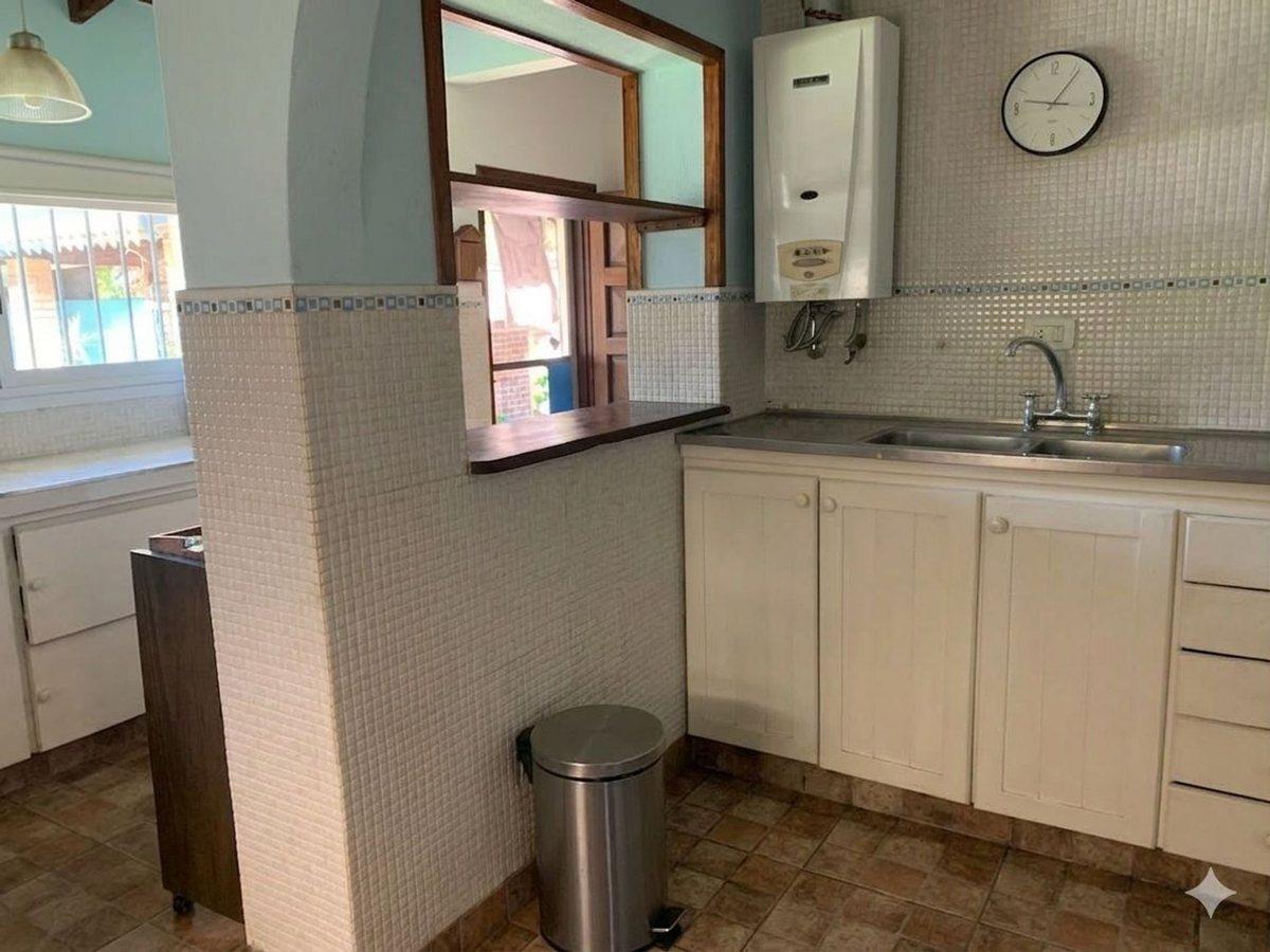 Foto de VENTA CASA 4 AMBIENTES EN DE VICENZO CHICO, imagen 2