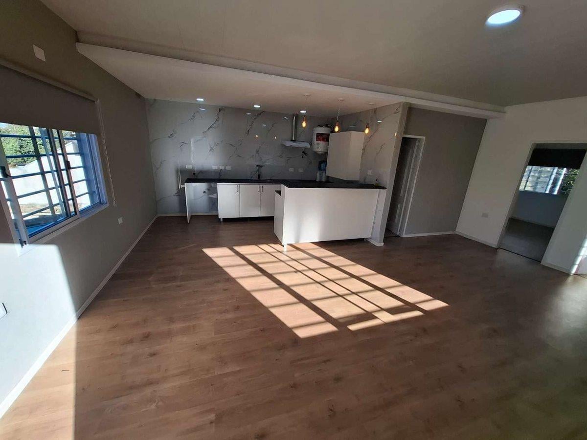 Foto de VENTA BLOQUE DEPTO 3 AMB A ESTRENAR J C P + LOCAL, imagen 5