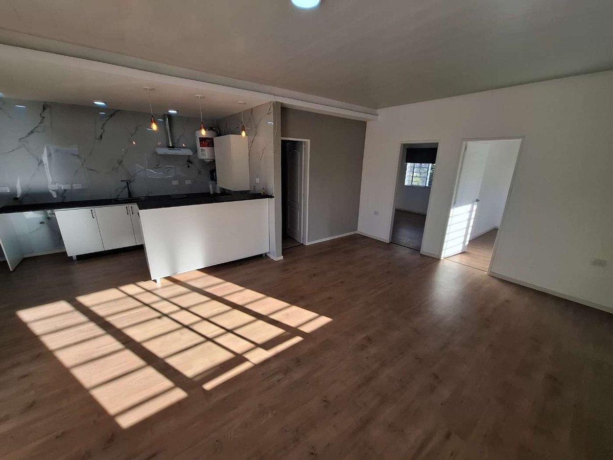 Foto de VENTA BLOQUE DEPTO 3 AMB A ESTRENAR J C P + LOCAL, imagen 1