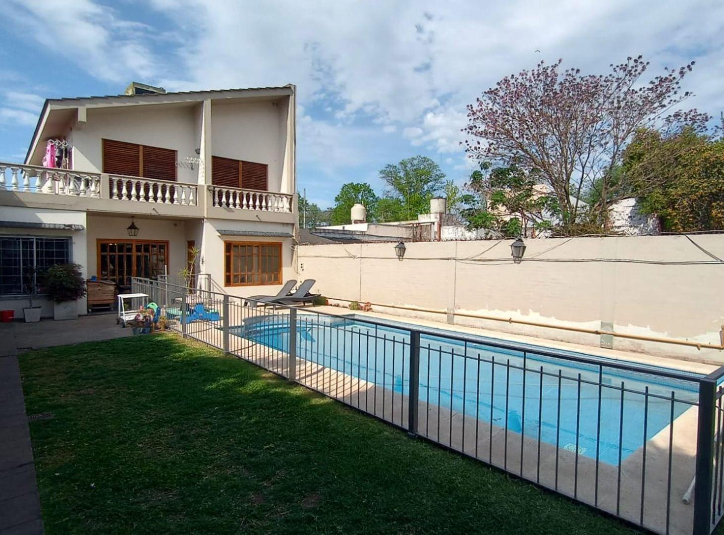 Foto de Venta casa 6 amb/pileta/dpto 2 amb VILLA DE MAYO, imagen 1