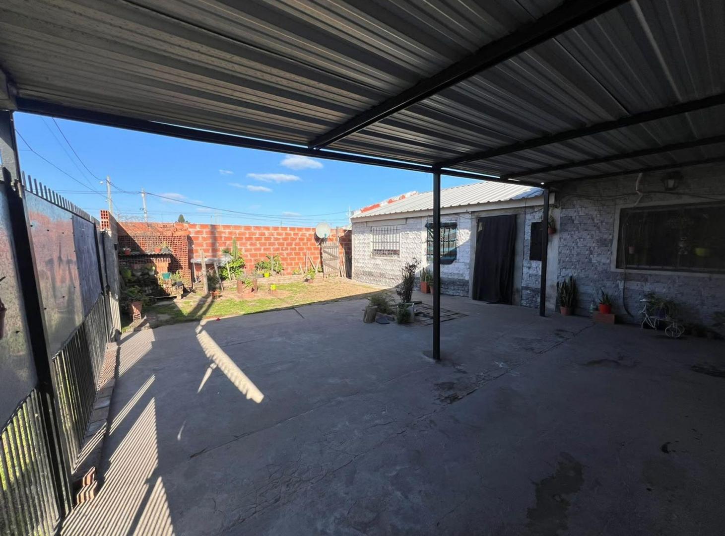 Foto de VENTA CASA 3 AMB CON COCHERA Y JARDÍN EN MORENO, imagen 3
