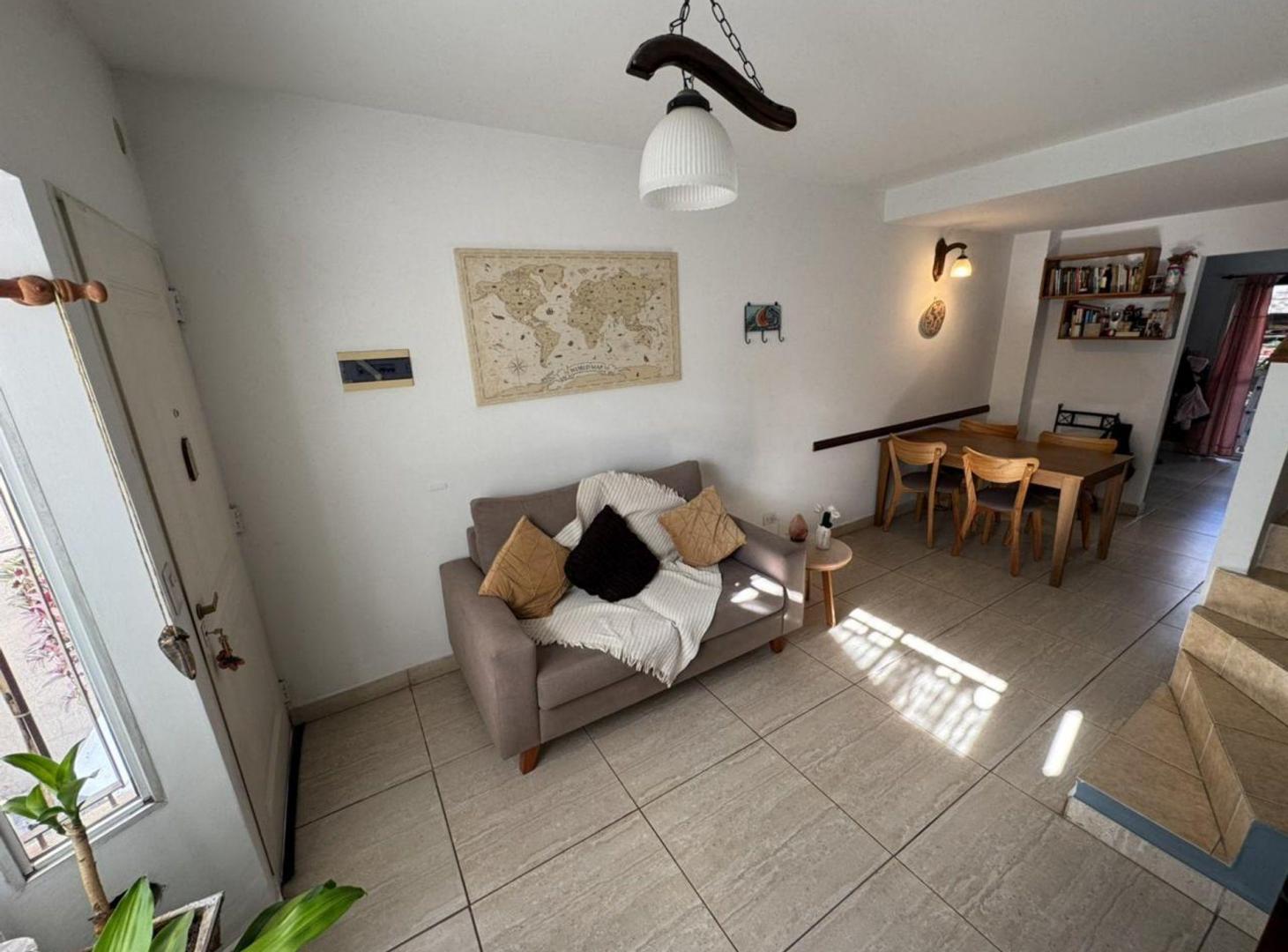 Foto de PH TRIPLEX 4 AMBIENTES VENTA MUÑIZ COCHERA PATIO, imagen 3