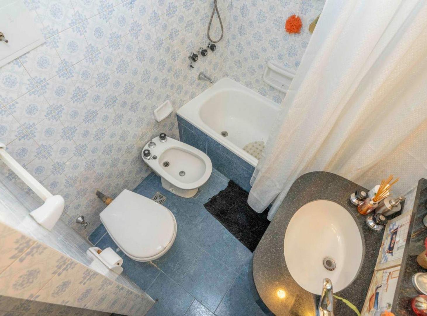 Foto de VENTA DEPARTAMENTO 2 AMBIENTES C/DEP BALCON TERRAZ, imagen 2