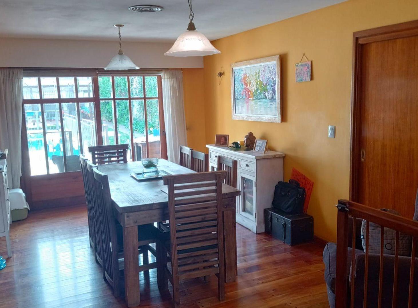 Foto de Venta casa 6 amb/pileta/dpto 2 amb VILLA DE MAYO, imagen 3