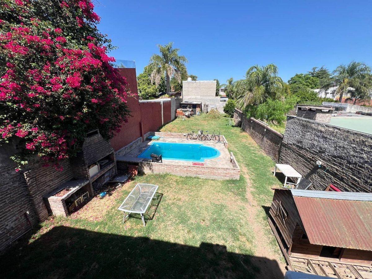 Foto de VENTA CASA 5 AMB CON PILETA - ITUZAINGO, imagen 2