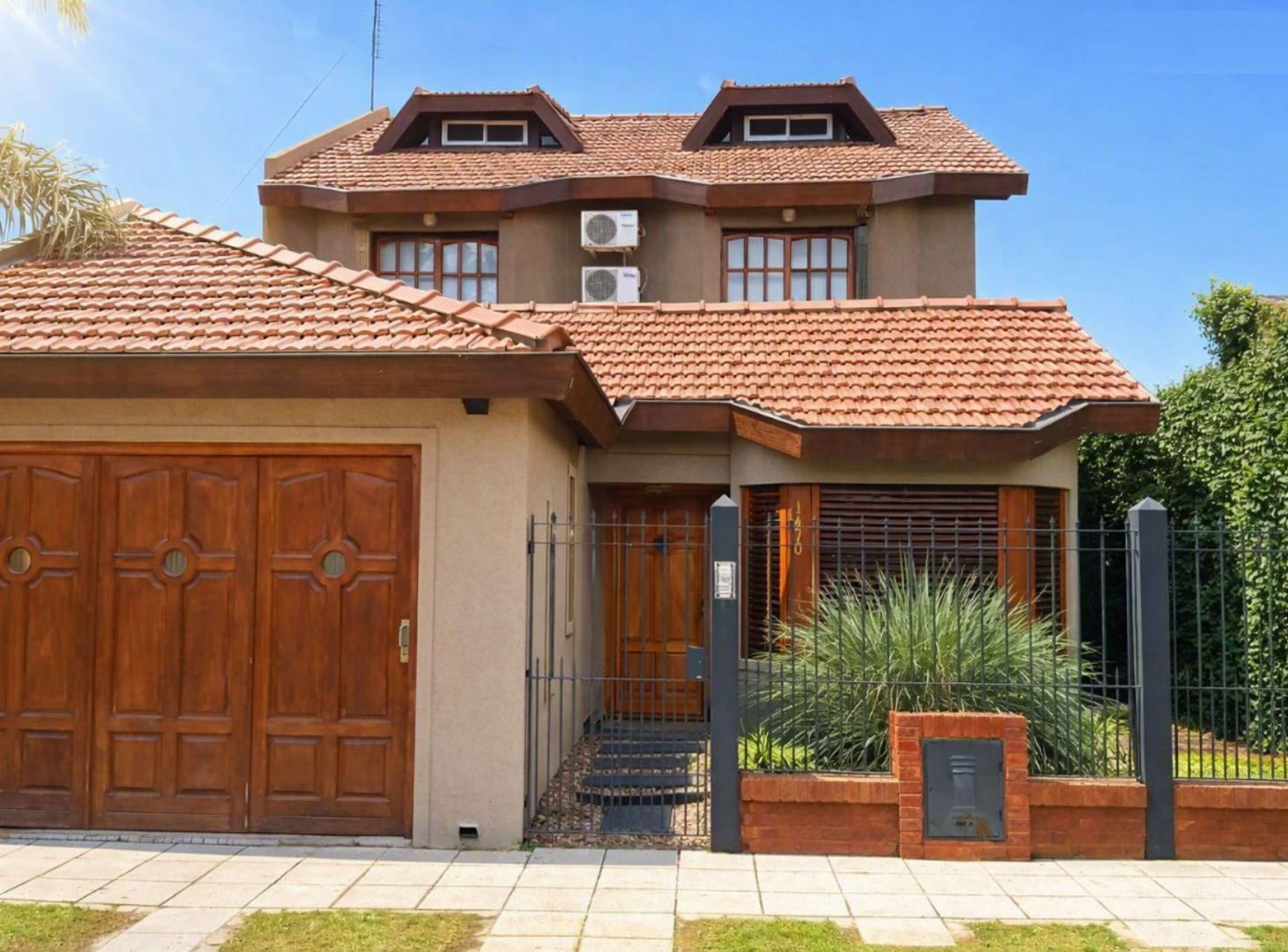 Foto de VENTA CASA 5 AMB JOSE C PAZ PILETA COCHERAS BALCÓN, imagen 1