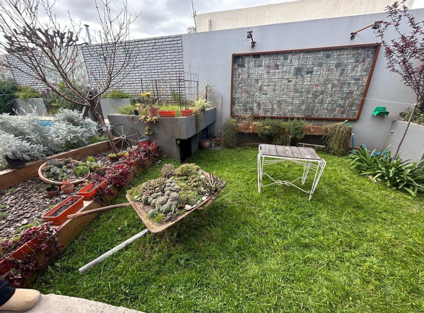Foto de VENTA CASA CON PISCINA Y OBRA A TERMINAR BALLESTER, imagen 4