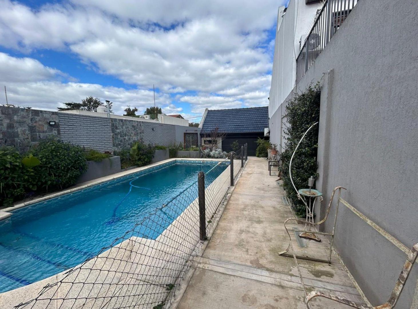 Foto de VENTA CASA CON PISCINA Y OBRA A TERMINAR BALLESTER, imagen 5