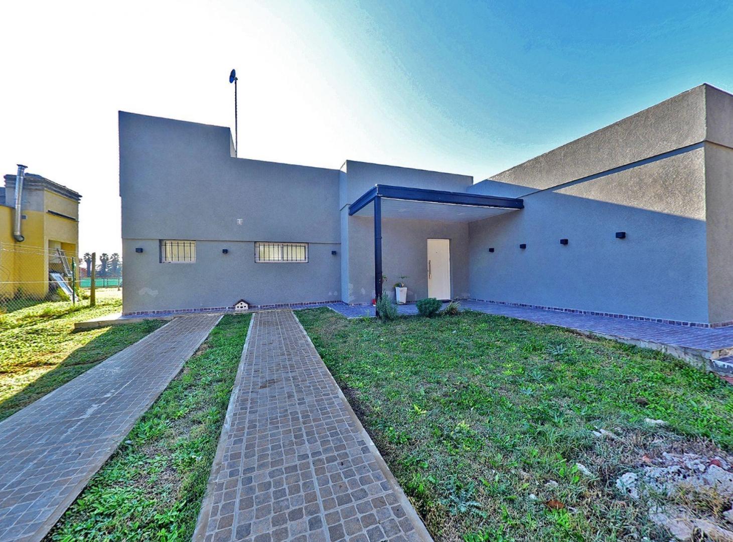 Foto de VENTA CASA NUEVA 4 AMB LUJAN HOSTERIA LOTE 1000 M, imagen 3