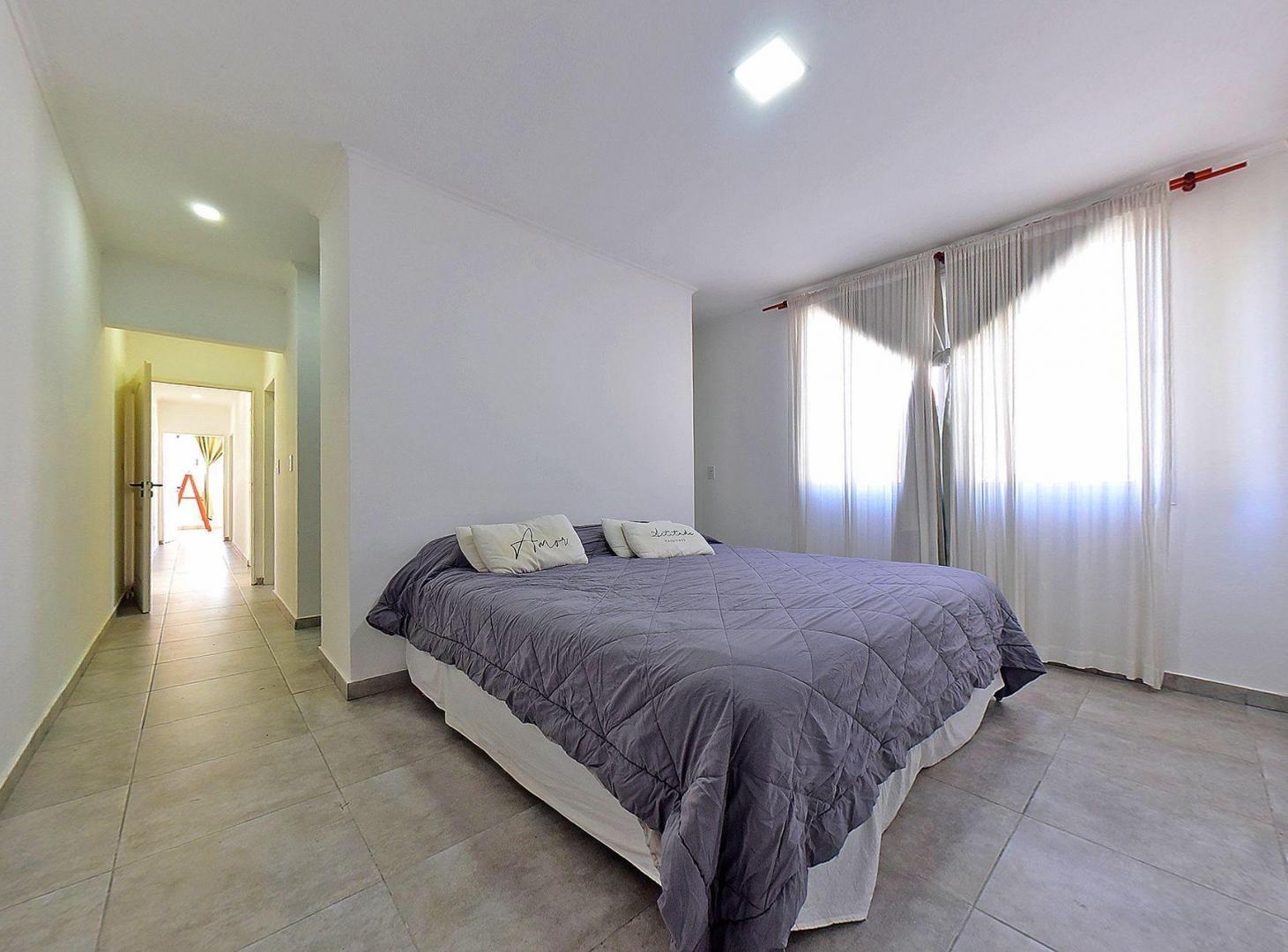 Foto de VENTA CASA NUEVA 4 AMB LUJAN HOSTERIA LOTE 1000 M, imagen 2