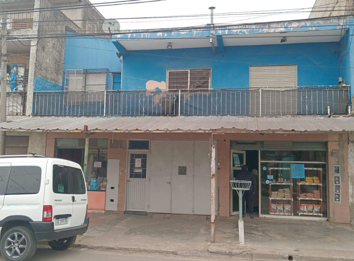 Foto de SE VENDE 4 LOCALES C/2 DEPARTAMENTOS Y CASA MORENO, imagen 3