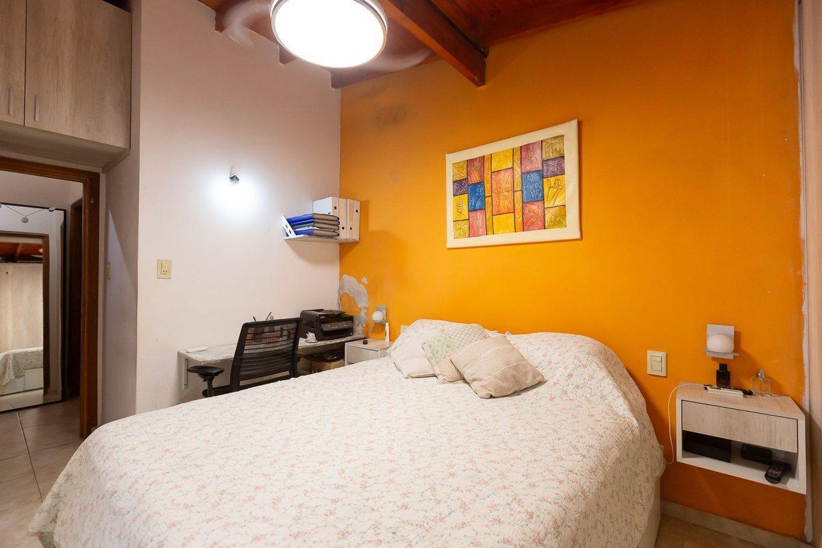 Foto de VENTA PH 4 AMB. PATIO PARQUE AVELLANEDA, imagen 1