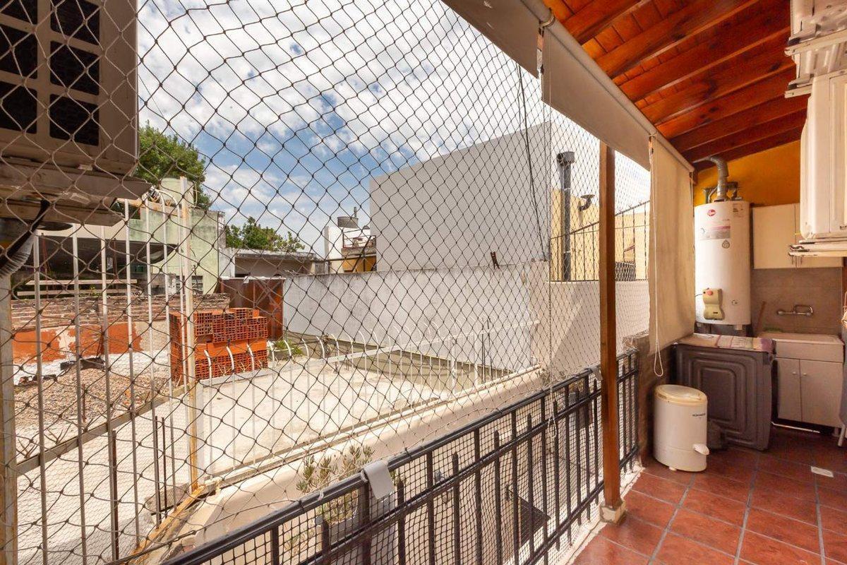 Foto de VENTA PH 4 AMB. PATIO PARQUE AVELLANEDA, imagen 5