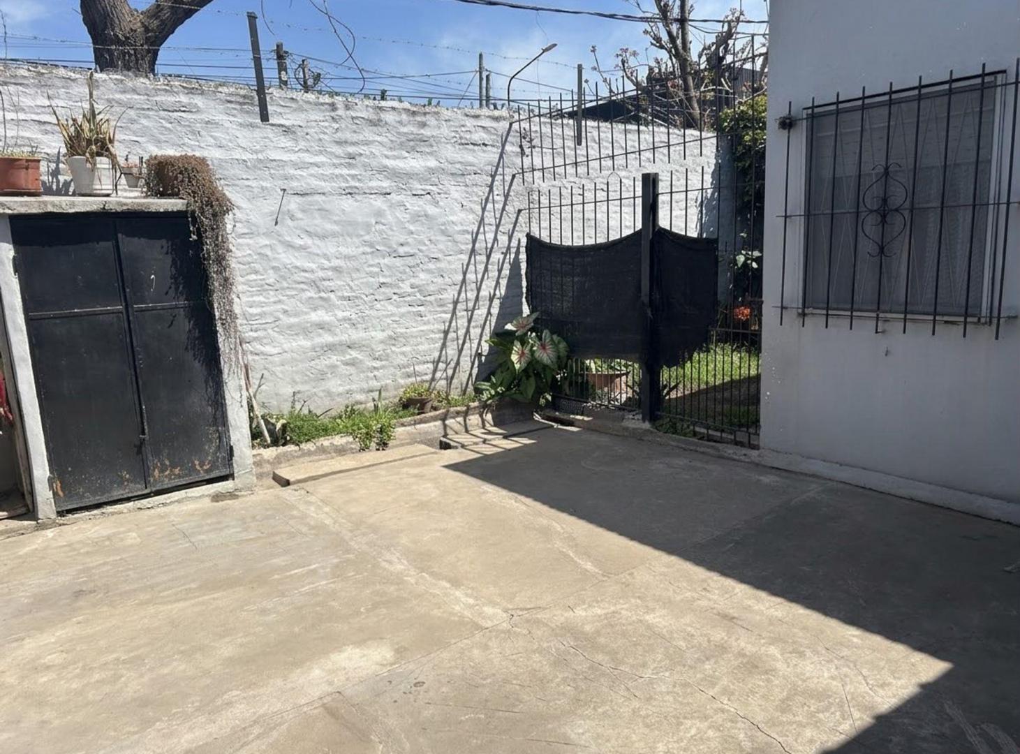 Foto de VENTA CASA 3 AMB. SOBRE AV. CROACIA - JOSE C PAZ, imagen 3
