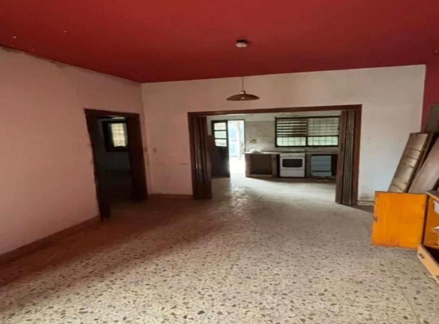 Foto de VENTA DE CASA 3 AMB. CON PARQUE EN ITUZAINGO, imagen 5