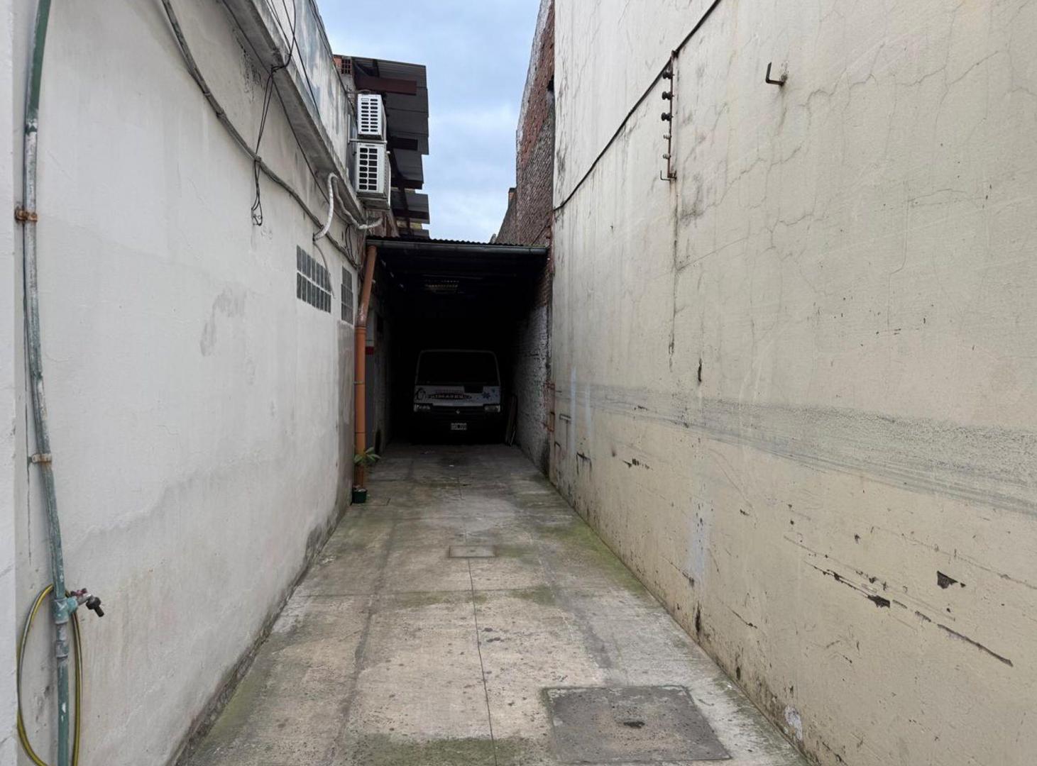 Foto de VENTA GALPÓN INDUSTRIAL Y DEPÓSITO CASEROS, imagen 2