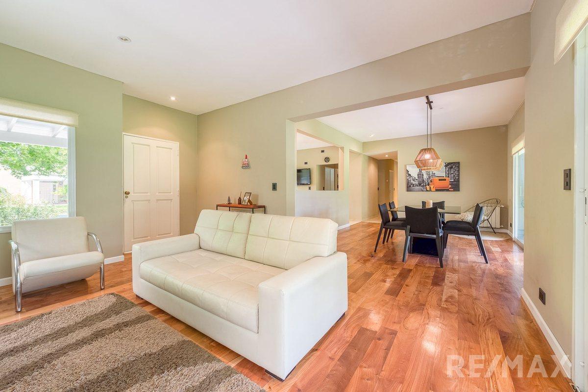 Foto de VENTA CASA EN EL BARRIO CERRADO "VILLA VICTORIA", imagen 3